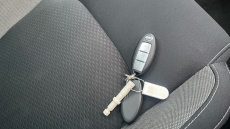 Nissan Qashqai 1.3 DiG-T N-Connecta 5dr [Glass Roof Pack] Petrol Hatchback